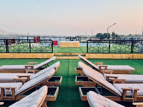 Sundeck hot tub and loungers